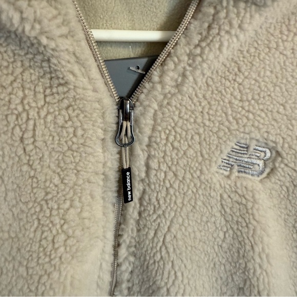 New Balance Women’s Beige Sherpa Fleece Zip-Up Jacket Size Small Teddy Bear - Picture 2 of 7